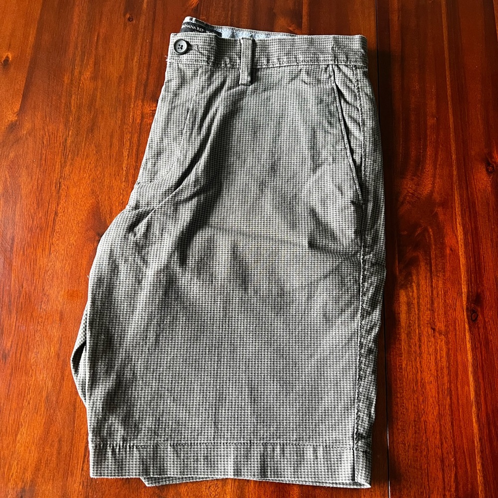Banana Republic NWOT shorts 32w